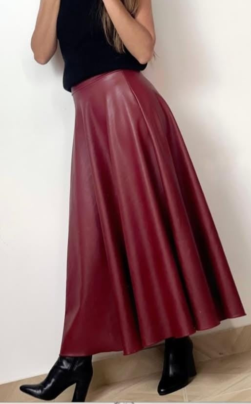 Falda Rotonda larga Cuerotex