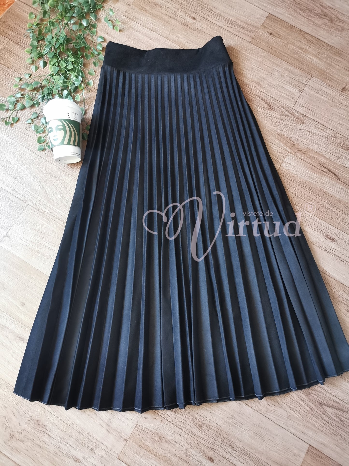 Falda Plisada Gamuza