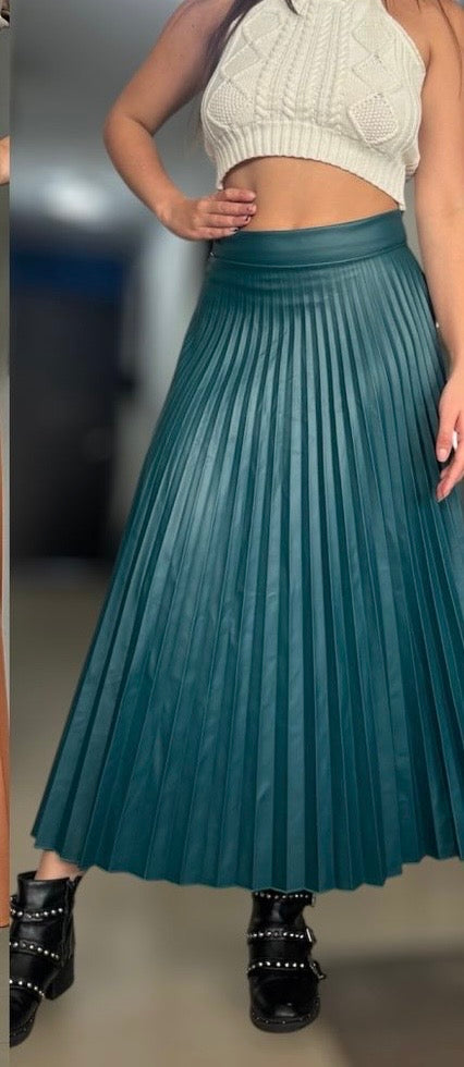 Falda plisada cuerotex larga