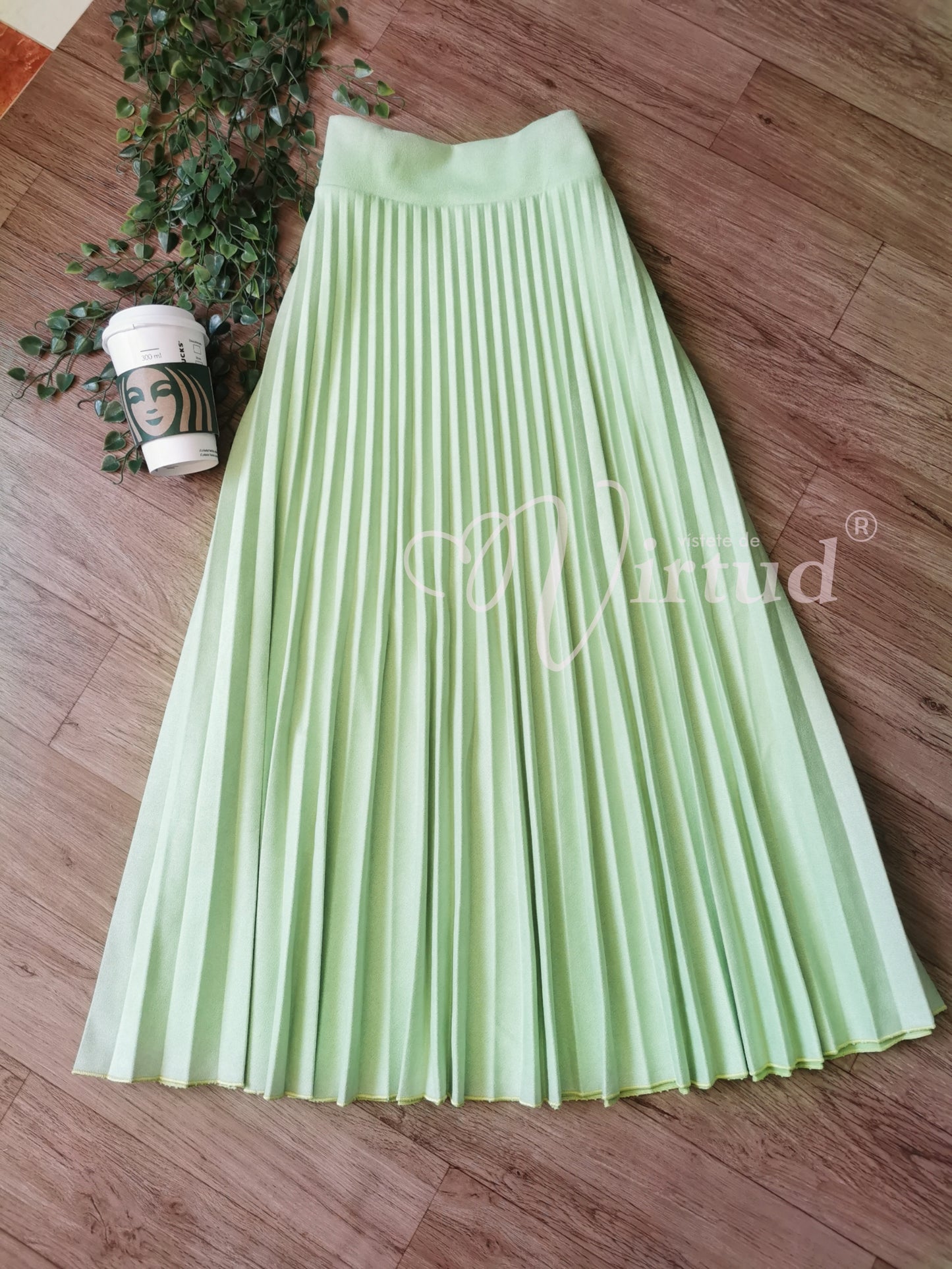 Falda Plisada Gamuza