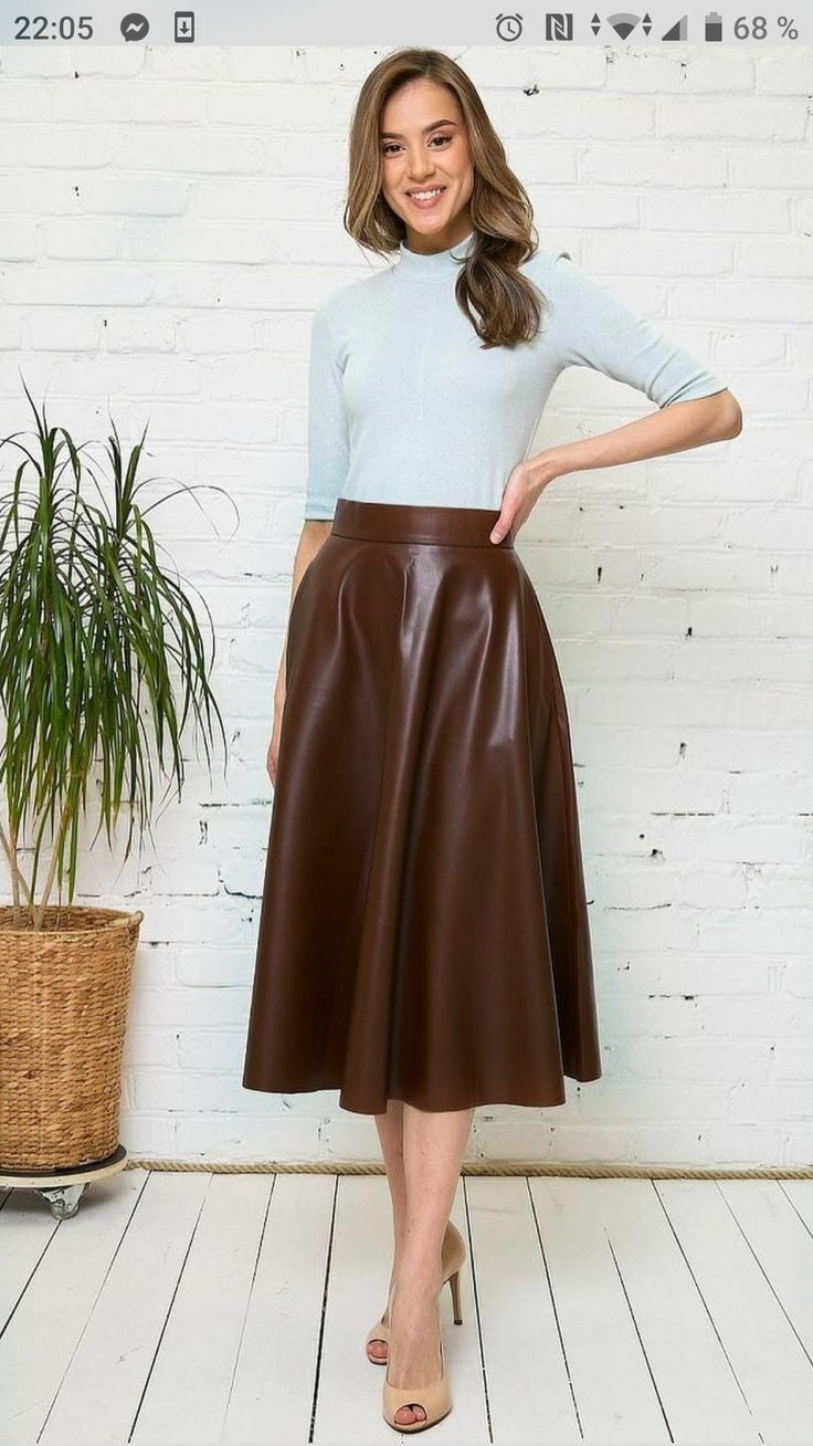 Falda rotonda midi cuerotex