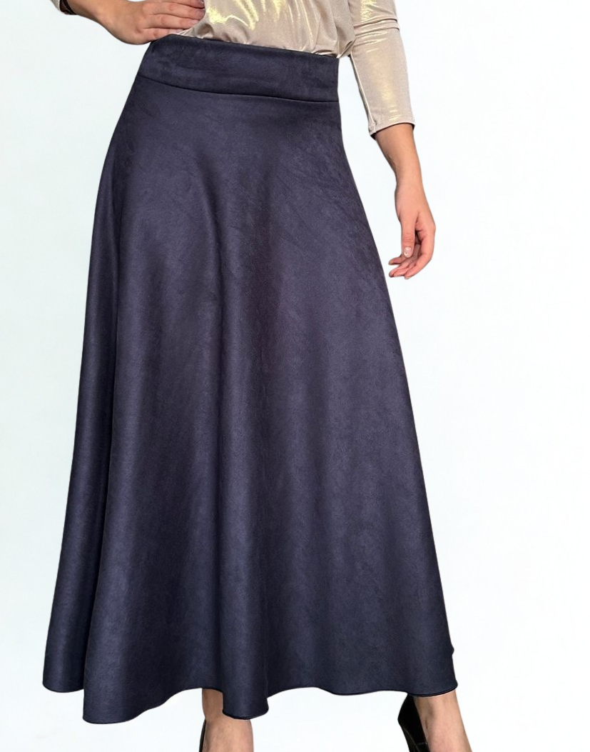 Falda rotonda gamuzada