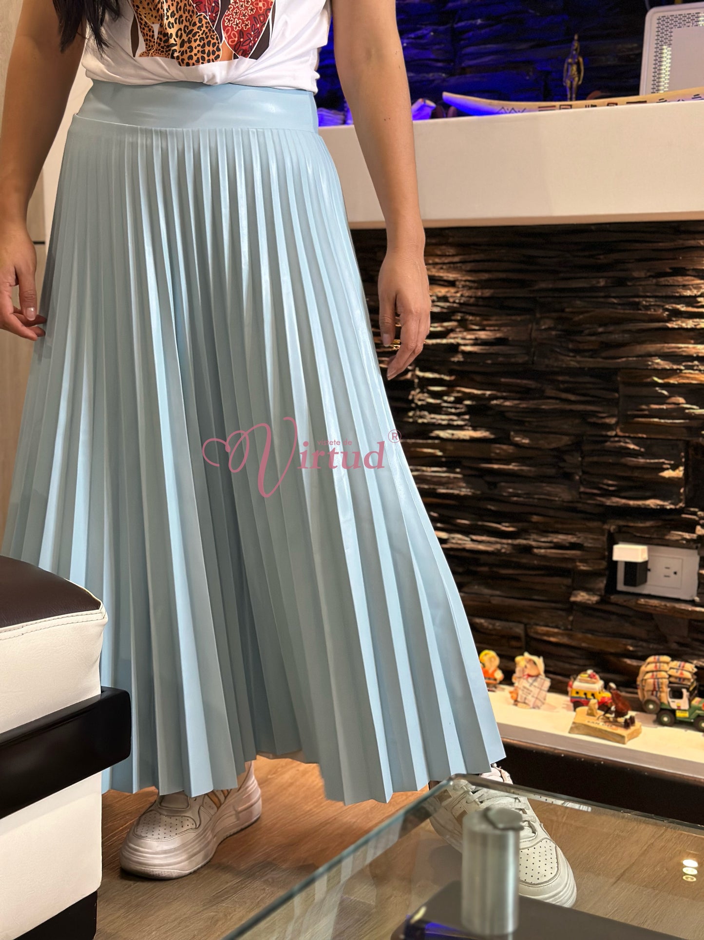 Falda plisada cuerotex larga