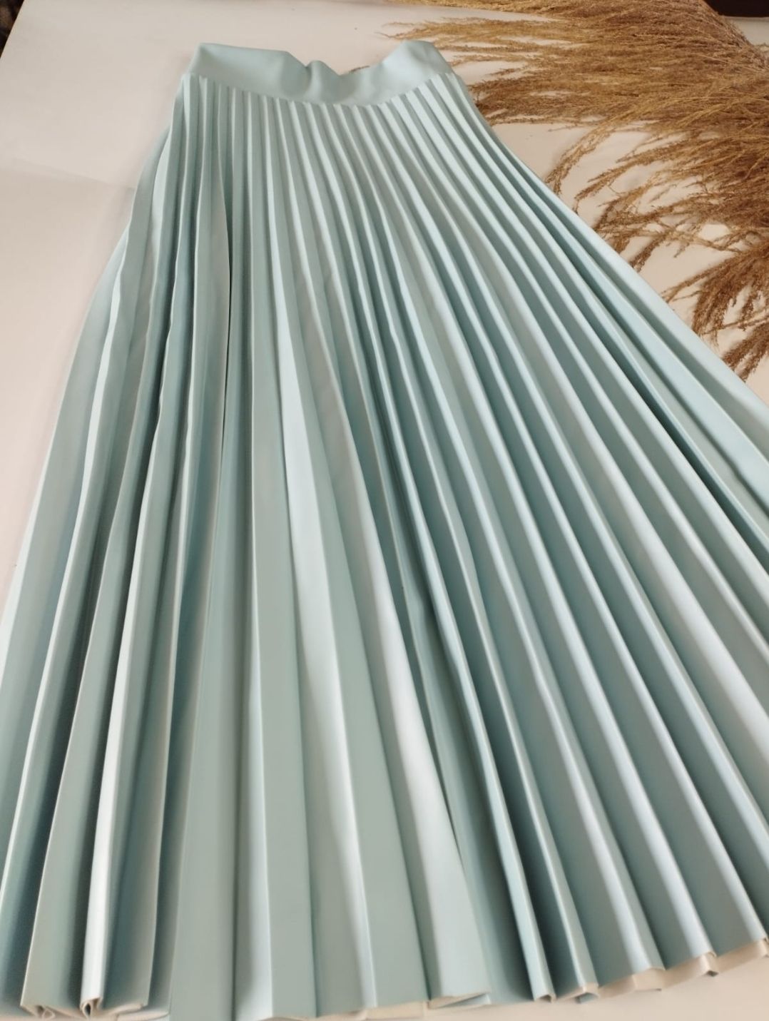 Falda plisada cuerotex larga